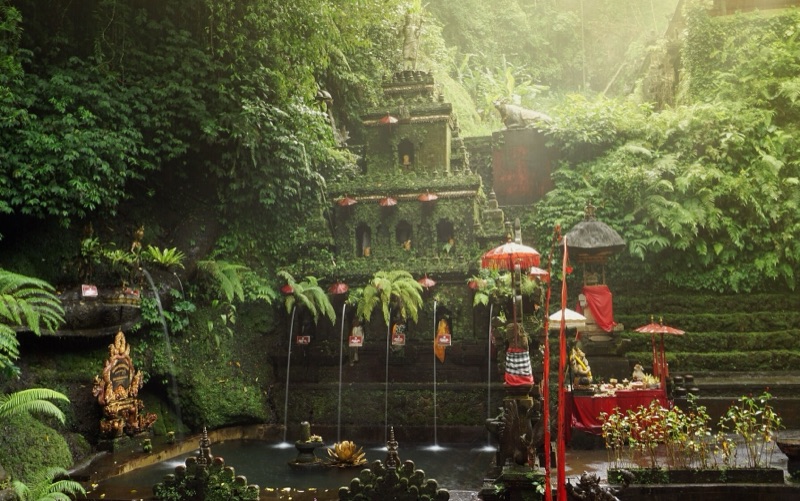 Balinese water temple — the Melukat purification site